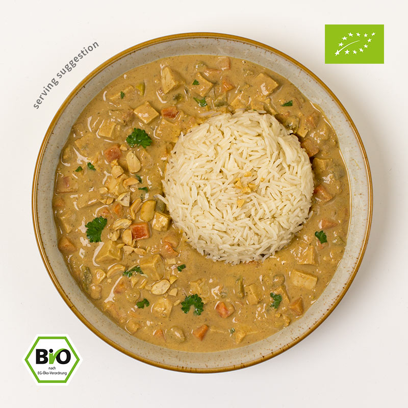 Organic Peanut Curry served with rice – vegan ready meal by Froyda